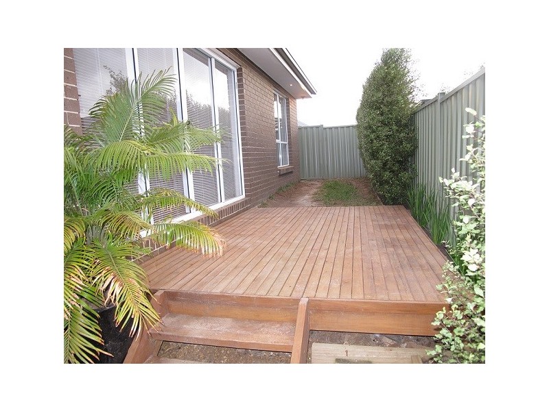 37 Lambertia Loop, Caroline Springs VIC 3023