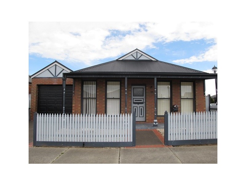 42 Dickerson Way, Caroline Springs VIC 3023