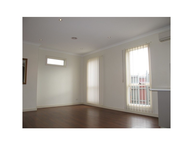 42 Dickerson Way, Caroline Springs VIC 3023