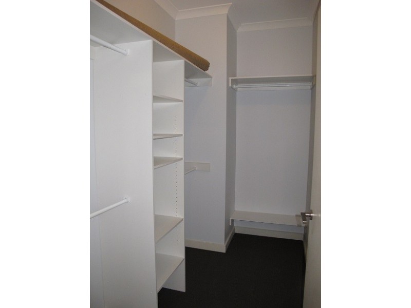 42 Dickerson Way, Caroline Springs VIC 3023