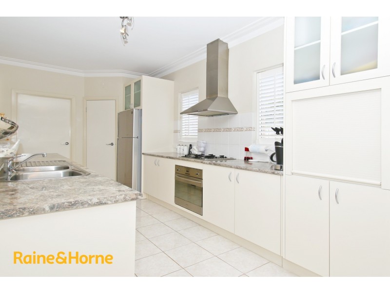 47 St Georges Ave, Caroline Springs VIC 3023