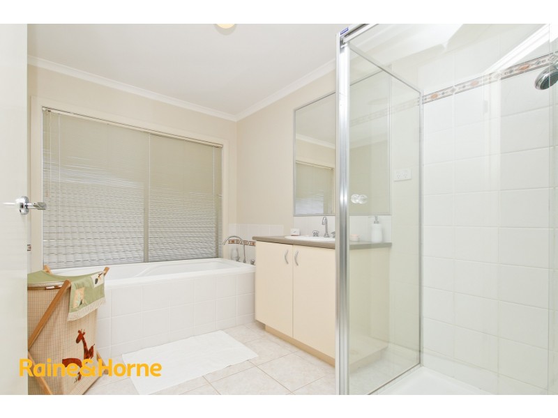 47 St Georges Ave, Caroline Springs VIC 3023