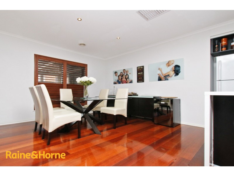 1 Amber Way, Taylors Hill VIC 3037