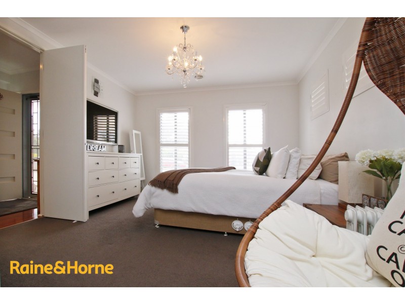 1 Amber Way, Taylors Hill VIC 3037