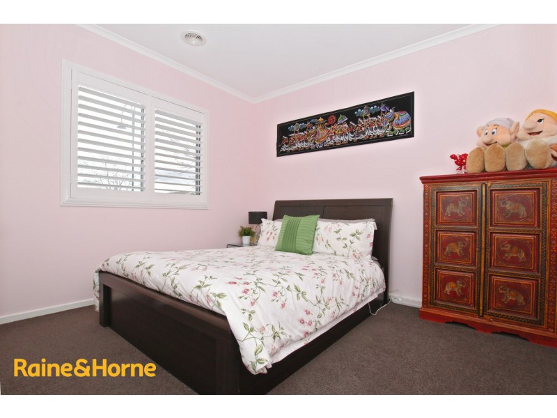 1 Amber Way, Taylors Hill VIC 3037