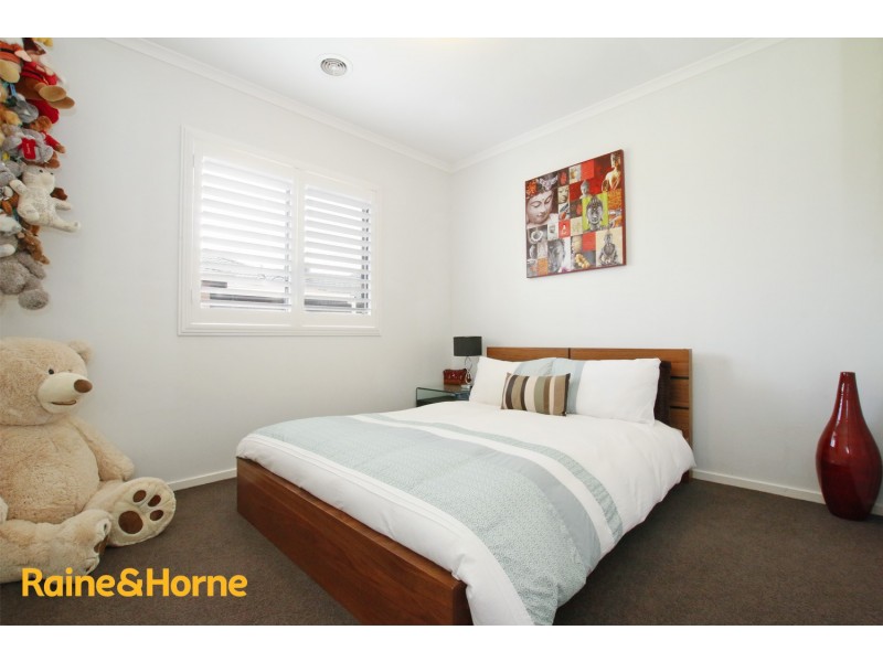 1 Amber Way, Taylors Hill VIC 3037