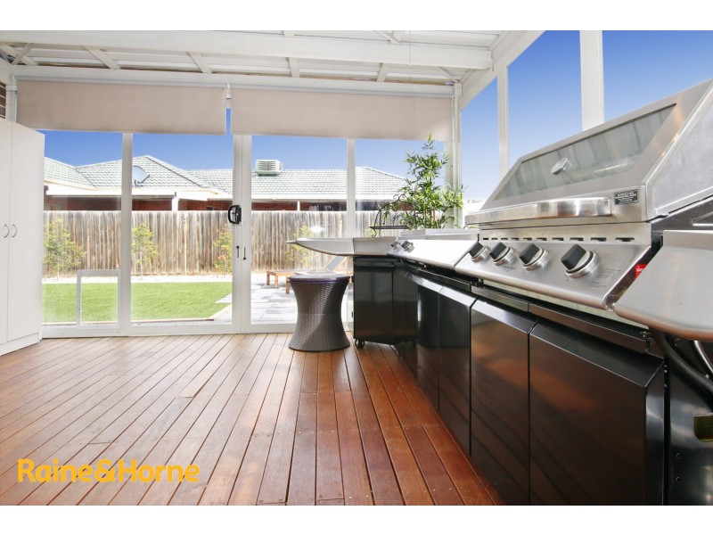 1 Amber Way, Taylors Hill VIC 3037