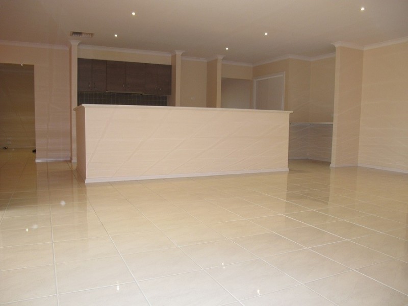 11 Tambo Crescent, Taylors Hill VIC 3037