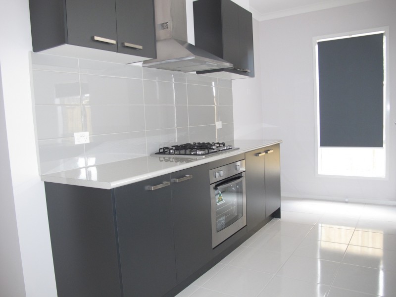 38 Woollahra Parade, Taylors Hill VIC 3037