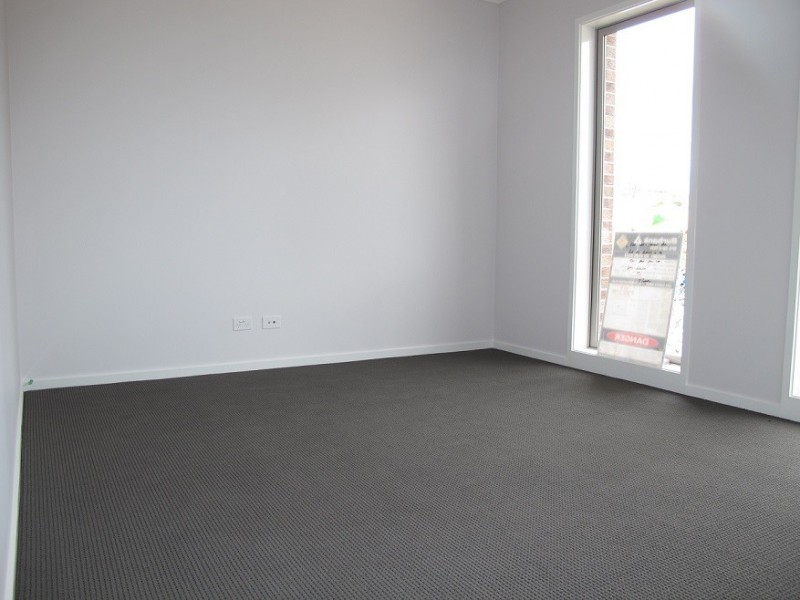 38 Woollahra Parade, Taylors Hill VIC 3037