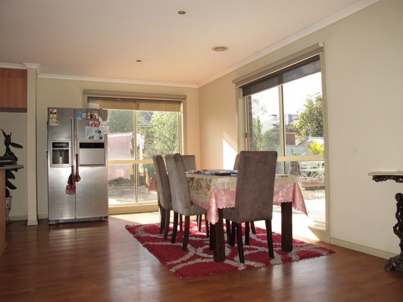 12 Cotteridge Place, Caroline Springs VIC 3023