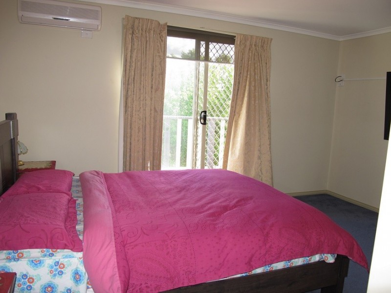 12 Cotteridge Place, Caroline Springs VIC 3023