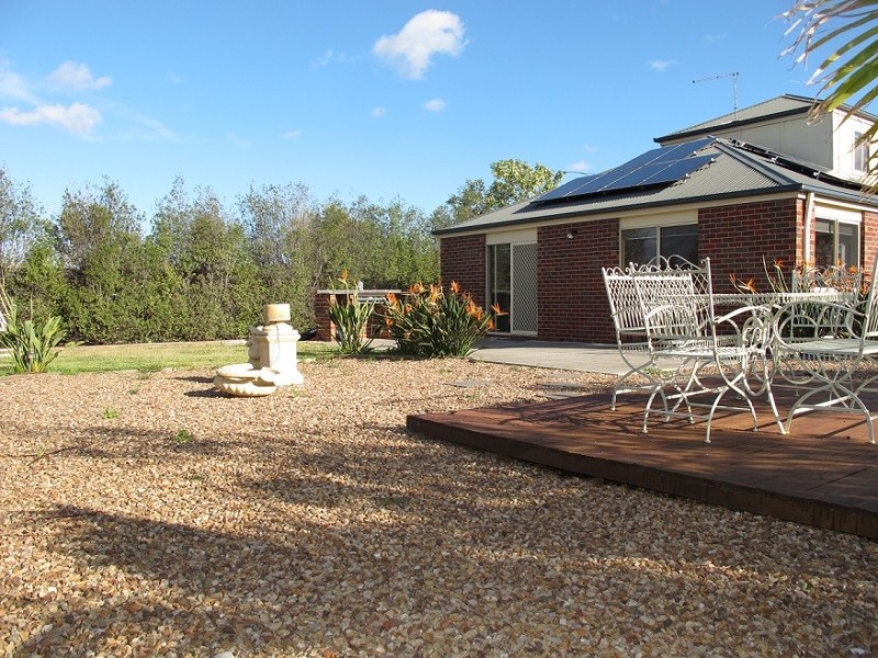 12 Cotteridge Place, Caroline Springs VIC 3023