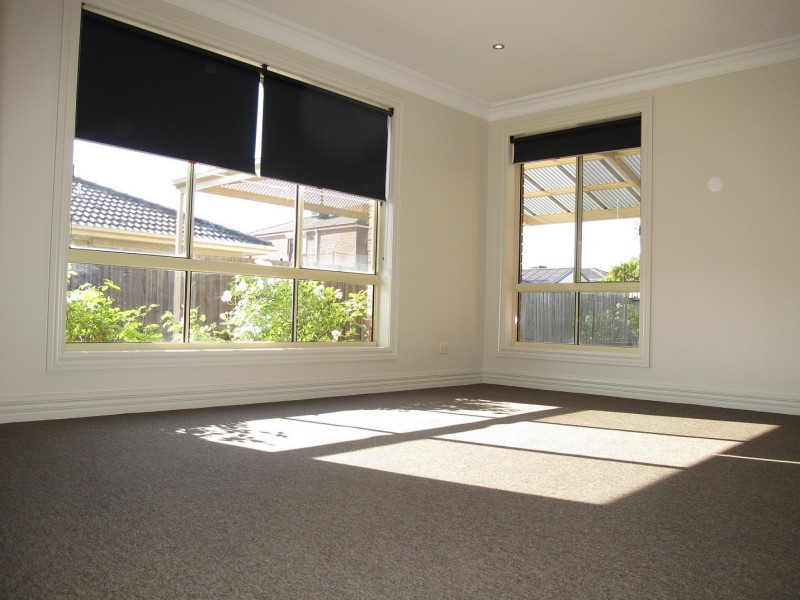 20 University Drive, Taylors Hill VIC 3037