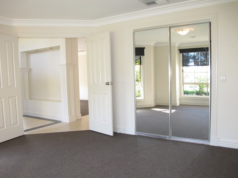 20 University Drive, Taylors Hill VIC 3037