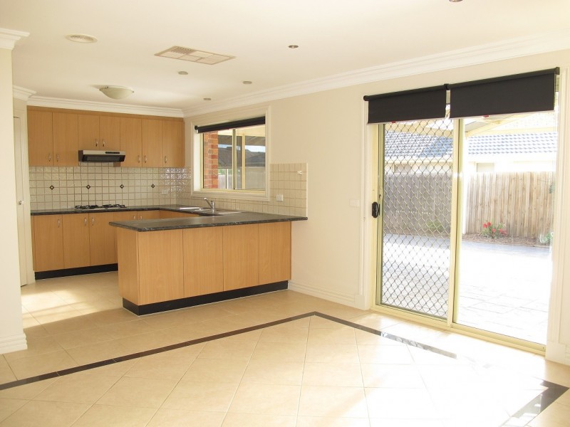 20 University Drive, Taylors Hill VIC 3037