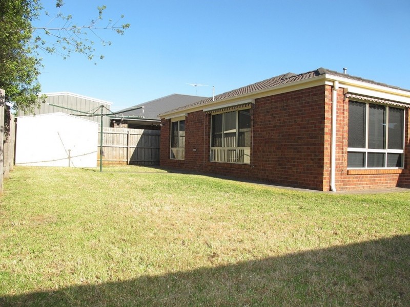 20 University Drive, Taylors Hill VIC 3037