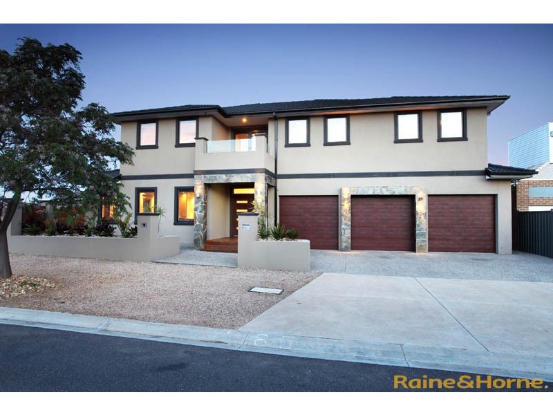 53 Olsen Retreat, Caroline Springs VIC 3023