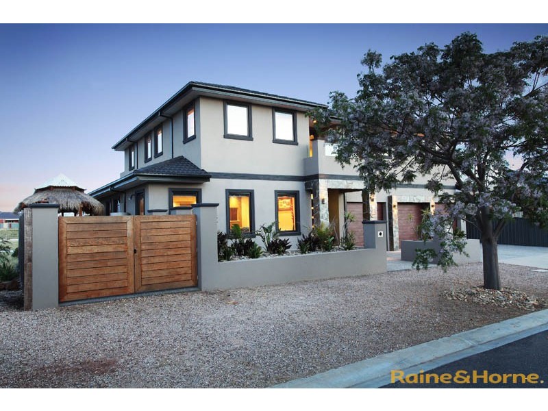 53 Olsen Retreat, Caroline Springs VIC 3023