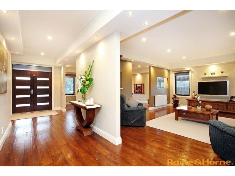 53 Olsen Retreat, Caroline Springs VIC 3023