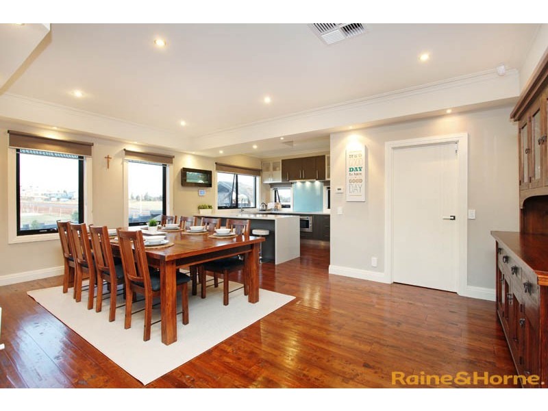 53 Olsen Retreat, Caroline Springs VIC 3023