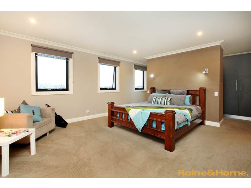 53 Olsen Retreat, Caroline Springs VIC 3023