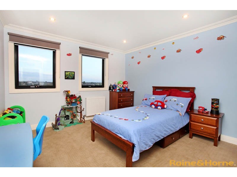 53 Olsen Retreat, Caroline Springs VIC 3023