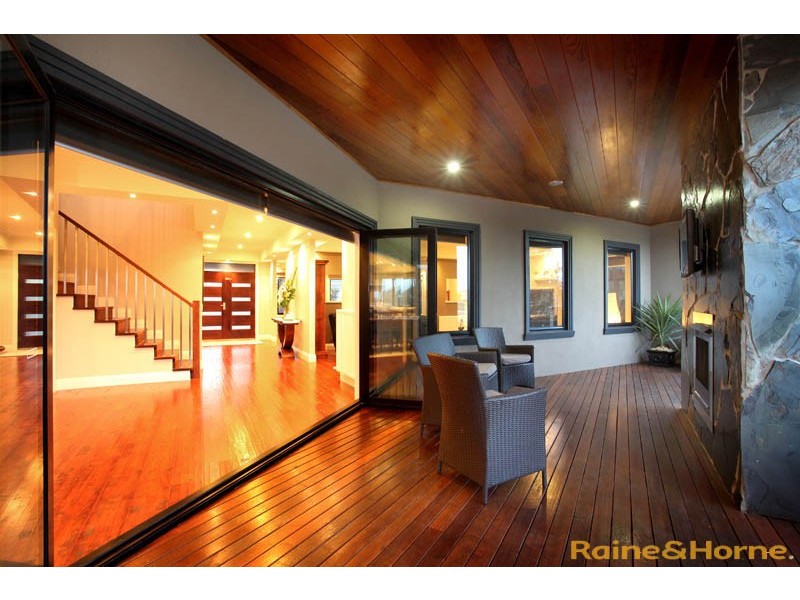 53 Olsen Retreat, Caroline Springs VIC 3023