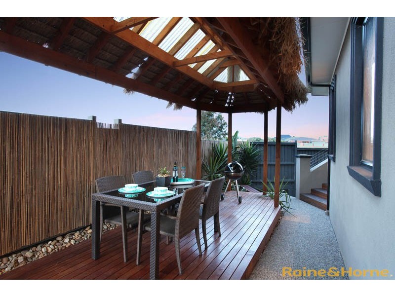 53 Olsen Retreat, Caroline Springs VIC 3023