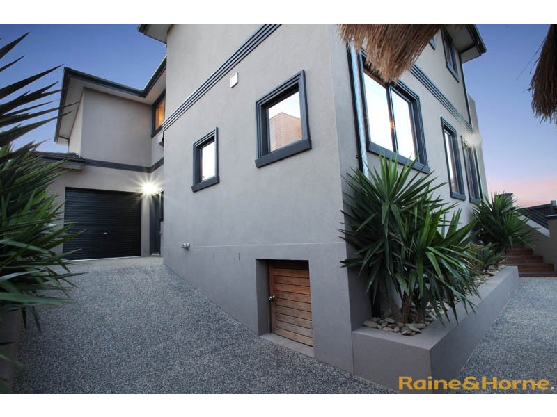 53 Olsen Retreat, Caroline Springs VIC 3023