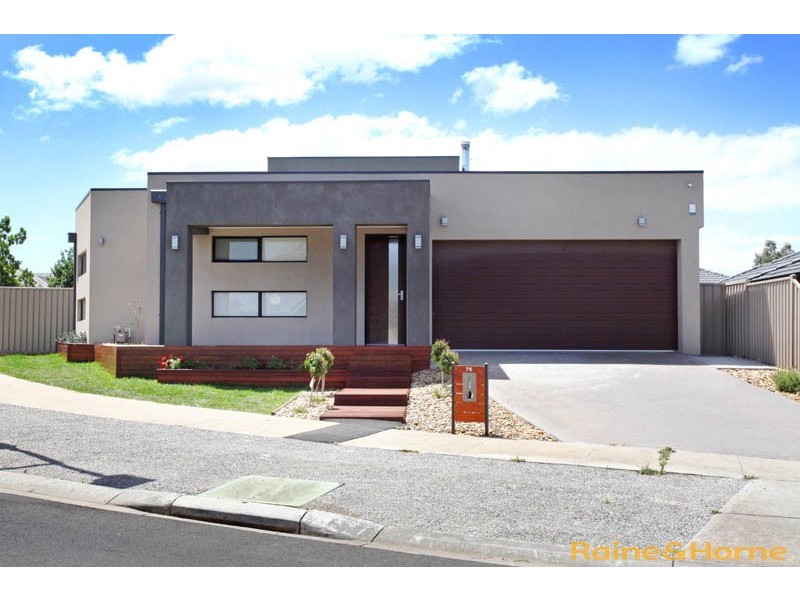 76 Oakview Parade, Caroline Springs VIC 3023