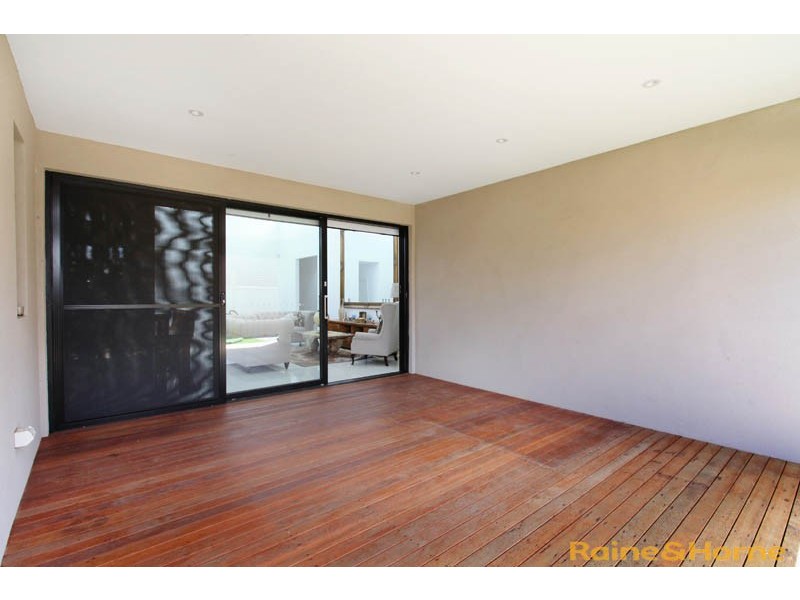 76 Oakview Parade, Caroline Springs VIC 3023