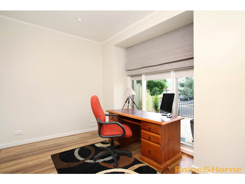 2 Lauricella Place, Caroline Springs VIC 3023