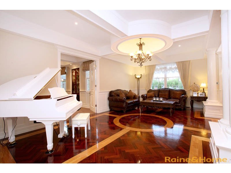 11 The Close, Caroline Springs VIC 3023