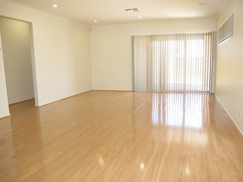 33 Hardware Lane, Taylors Hill VIC 3037