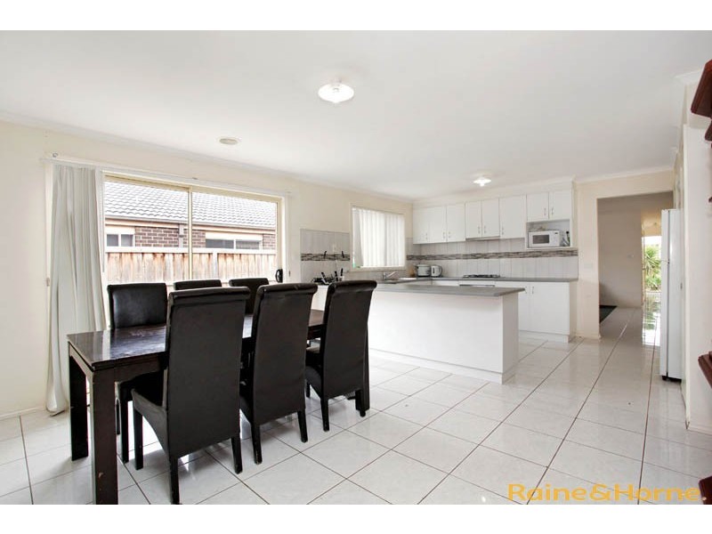 6 Laurence Way, Tarneit VIC 3029
