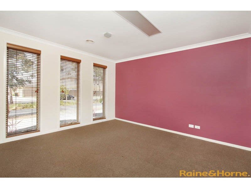 24 Inglewood Drive, Burnside Heights VIC 3023