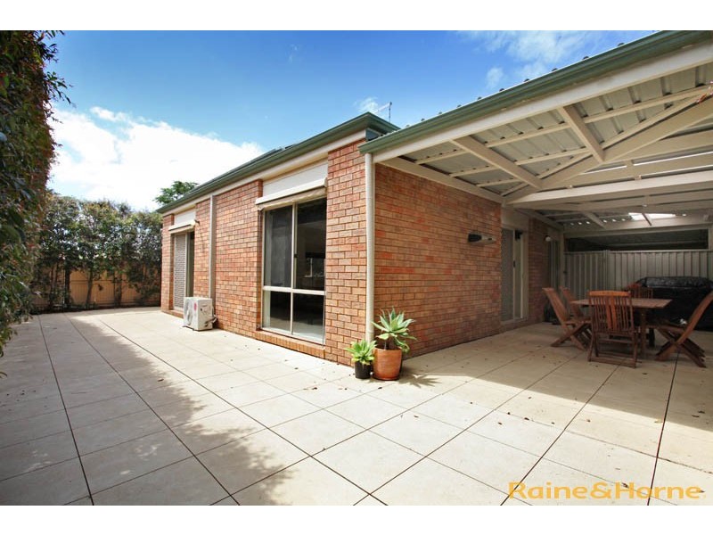 13 Palfrey Green, Caroline Springs VIC 3023