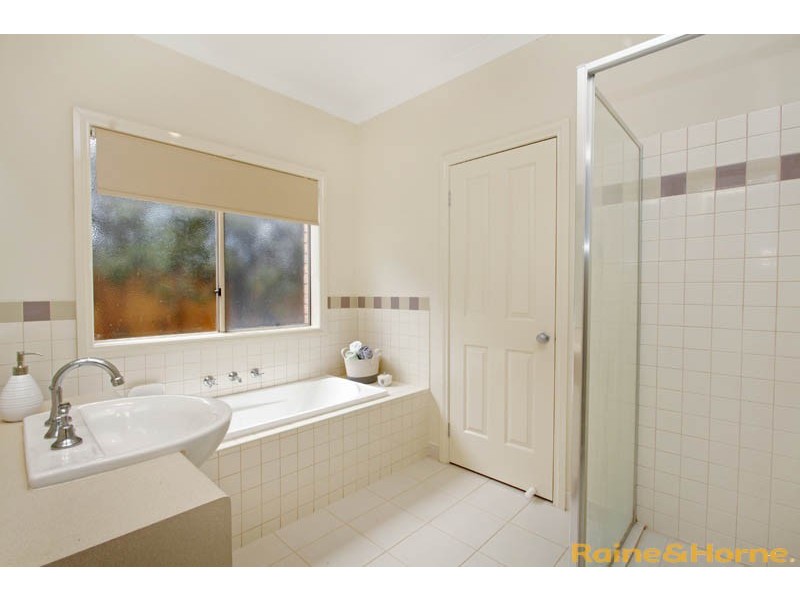 13 Palfrey Green, Caroline Springs VIC 3023