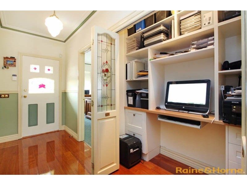 10 Smethwick Green, Caroline Springs VIC 3023