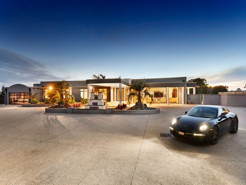 12 Laburnum Place, Hillside VIC 3037