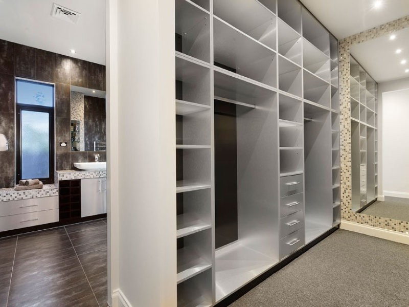 12 Laburnum Place, Hillside VIC 3037