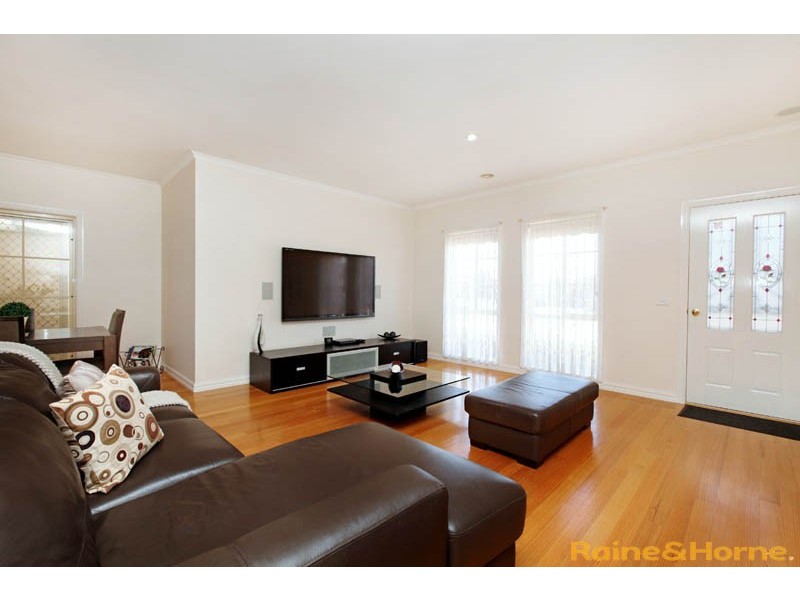 21 Ozzimo Drive, Hillside VIC 3037