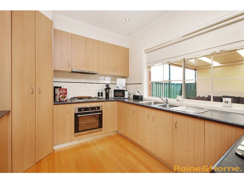 21 Ozzimo Drive, Hillside VIC 3037