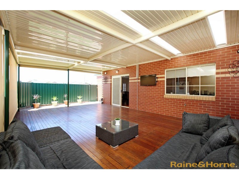 21 Ozzimo Drive, Hillside VIC 3037