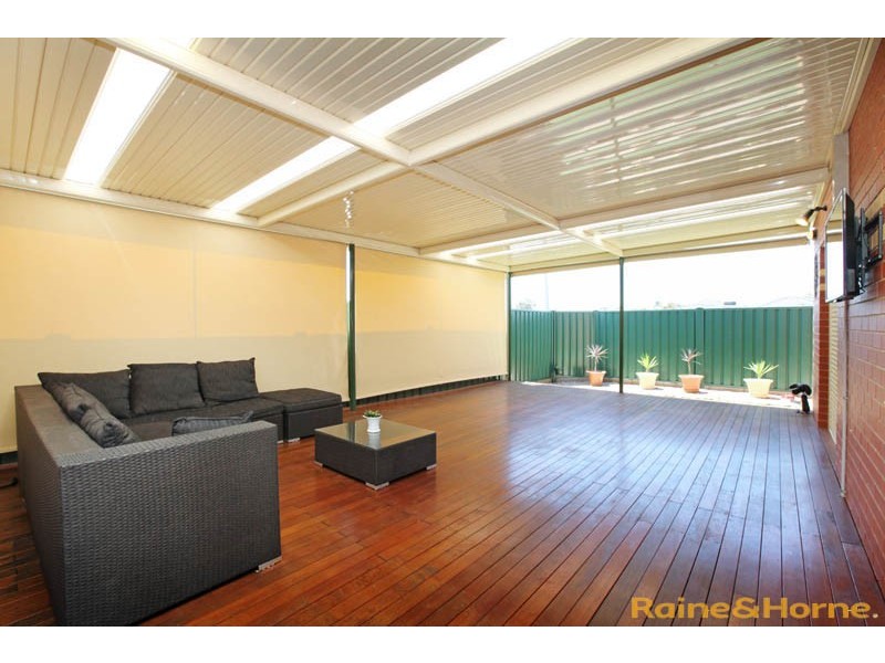 21 Ozzimo Drive, Hillside VIC 3037