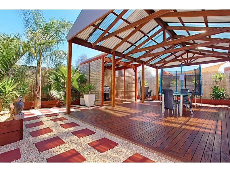 33 Durack Circuit, Taylors Hill VIC 3037
