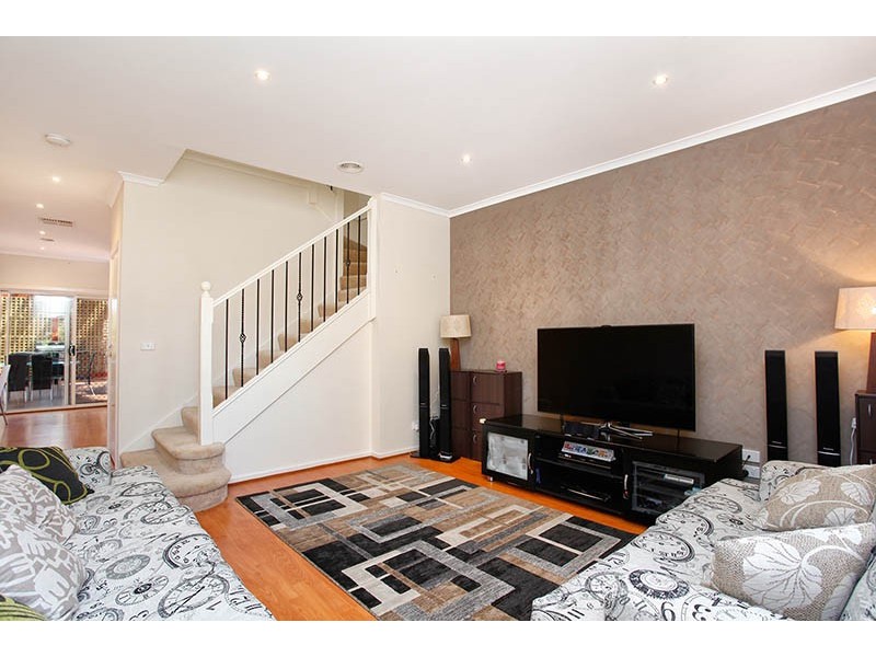 33 Durack Circuit, Taylors Hill VIC 3037