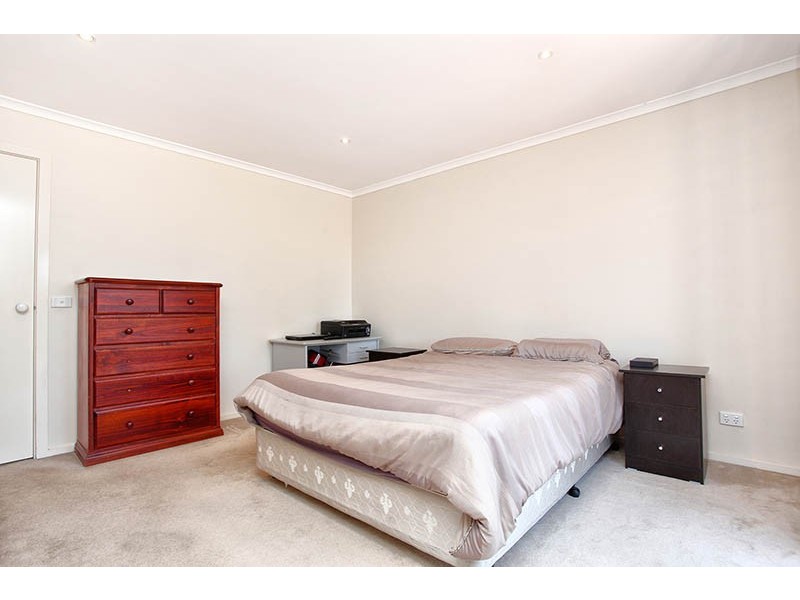 33 Durack Circuit, Taylors Hill VIC 3037