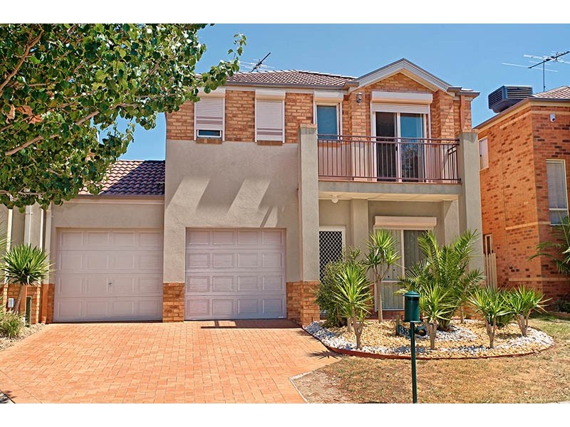 33 Durack Circuit, Taylors Hill VIC 3037